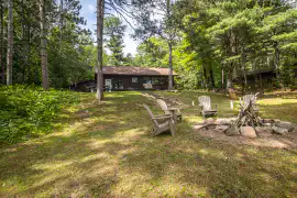 Lakeside Cabin - Motel in Hayward, Wisconsin