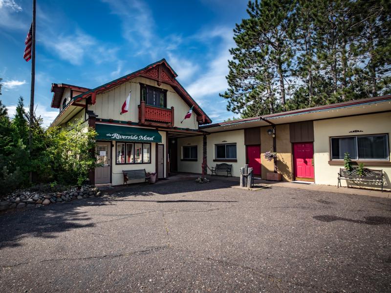 Exterior of the Riverside Motel